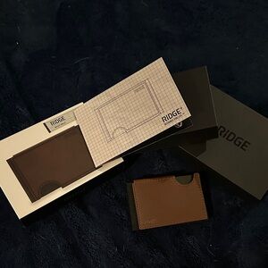 Ridge Brown Leather Card Holder